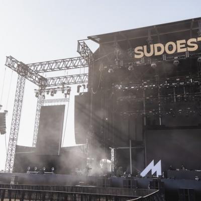 SUDOESTE - Golden Circle & VIP Area + stage signage